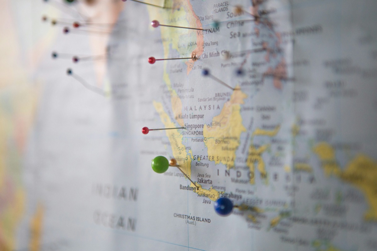 Adopsi AI di Indonesia dan Asia Tenggara: Peluang, Hambatan, dan Strategi Implementasi